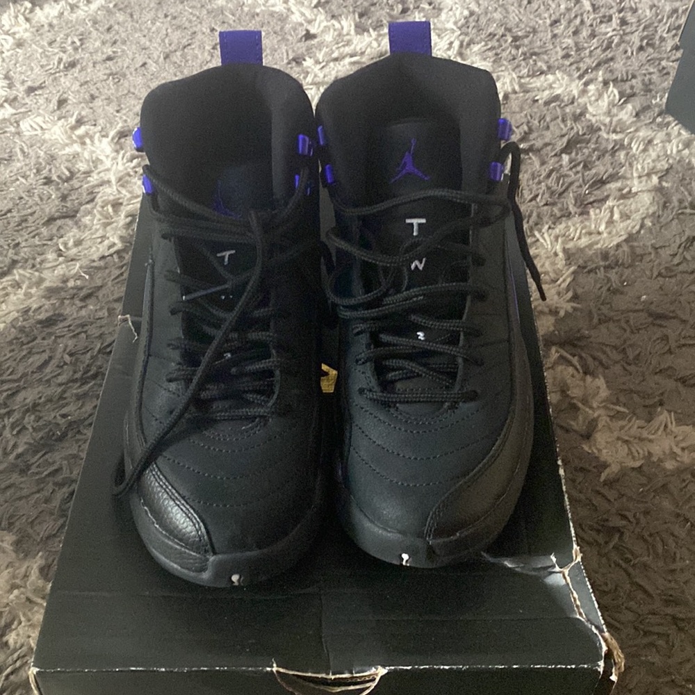 Shoes - Picture 2 of 2